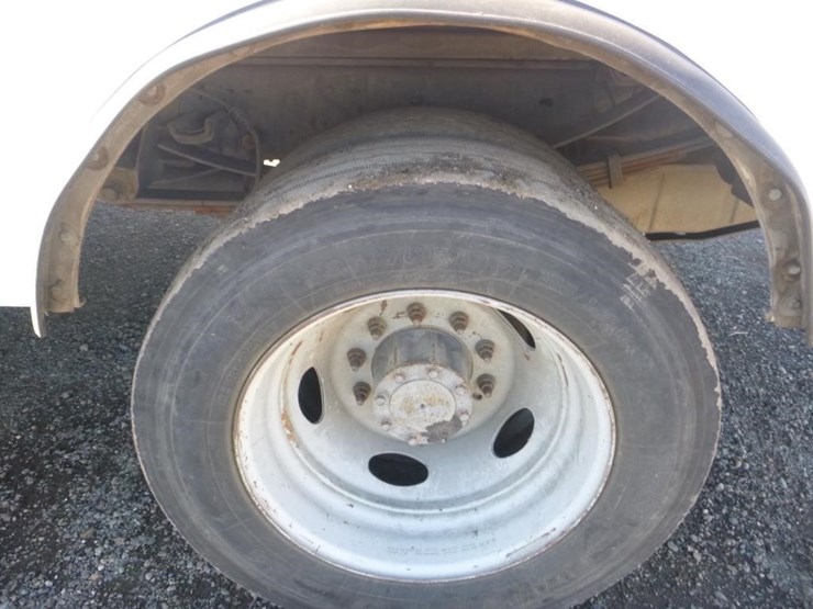 2008-ford-f550-image-17