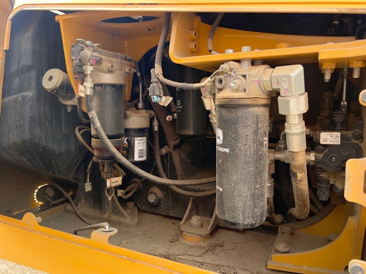 2019-deere-450k-lgp-image-15
