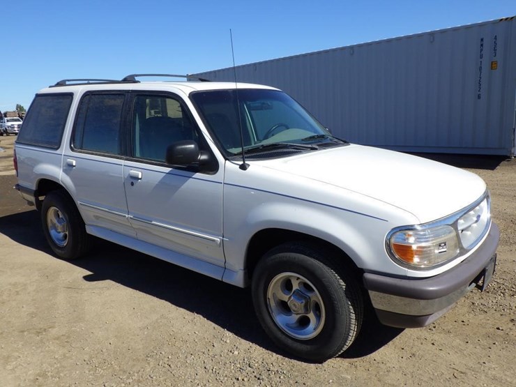 1996-ford-explorer-image-2