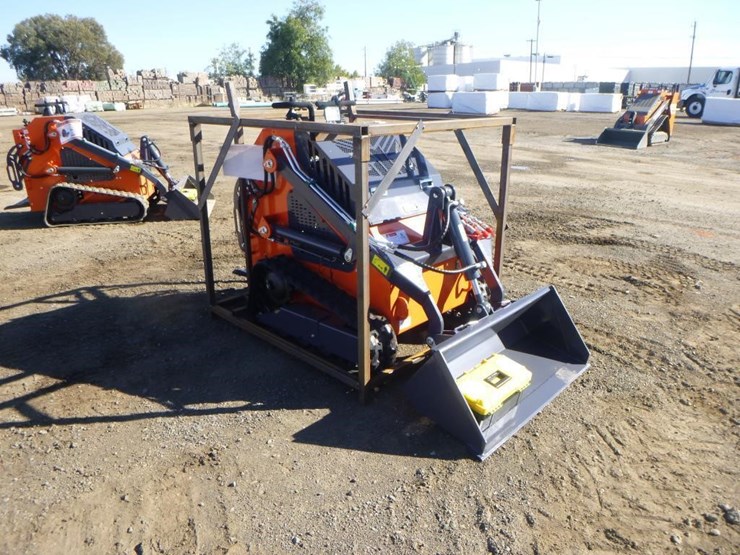 tpm-t460-skid-steer-track-loader-image-2