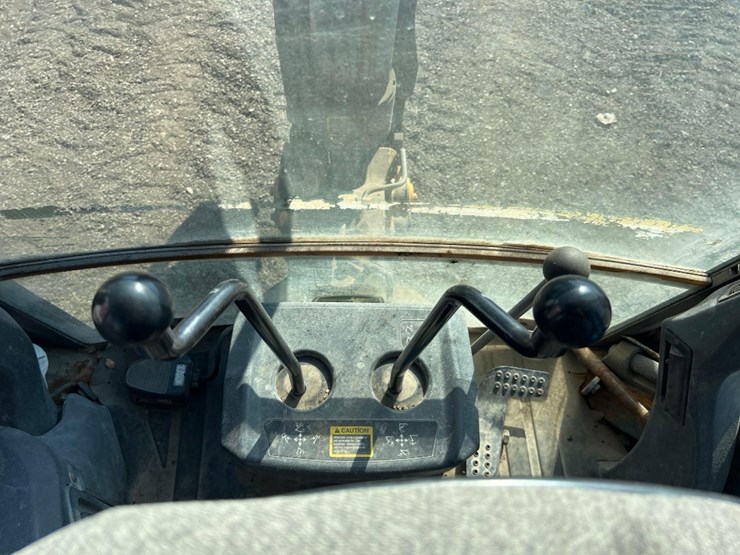 deere-410l-image-41