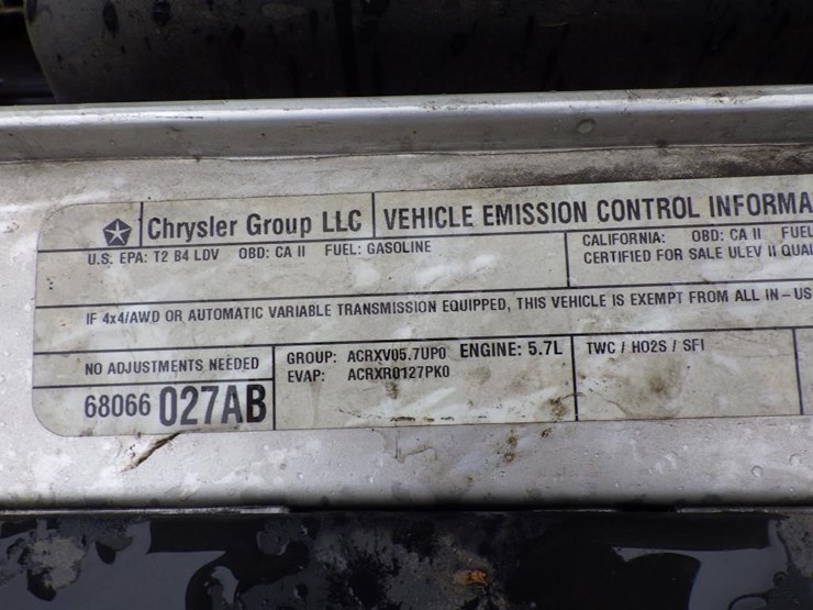 2010-chrysler-300-sedan-image-12