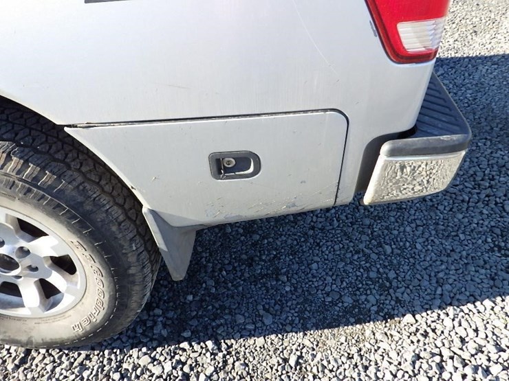 2004-nissan-titan-image-7