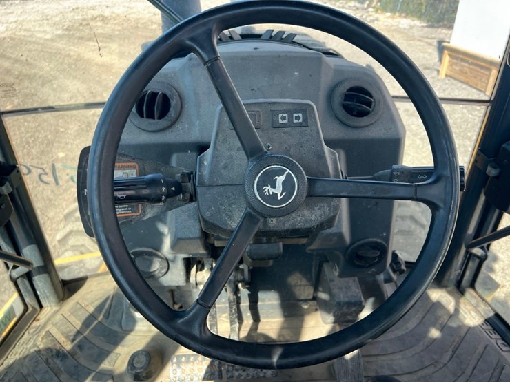 deere-410l-image-33