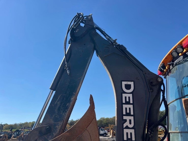 deere-410l-image-33