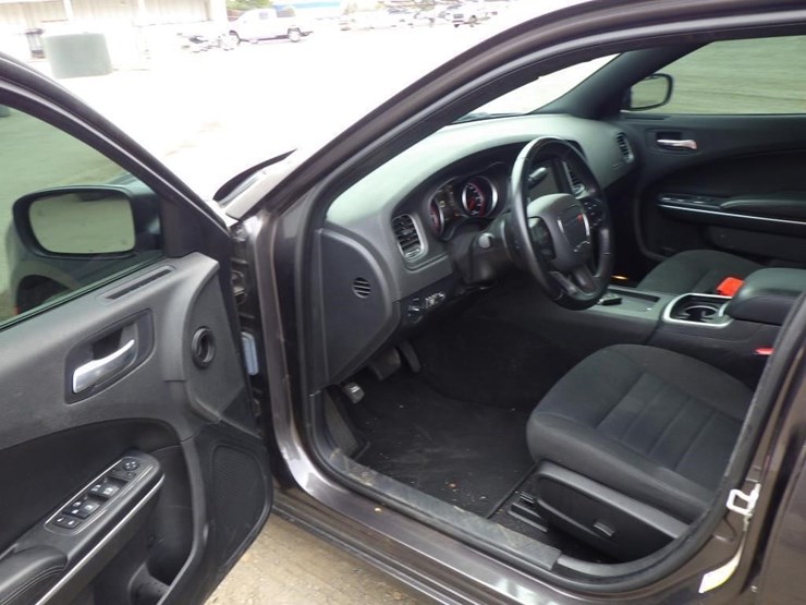 2021-dodge-charger-sedan-image-5