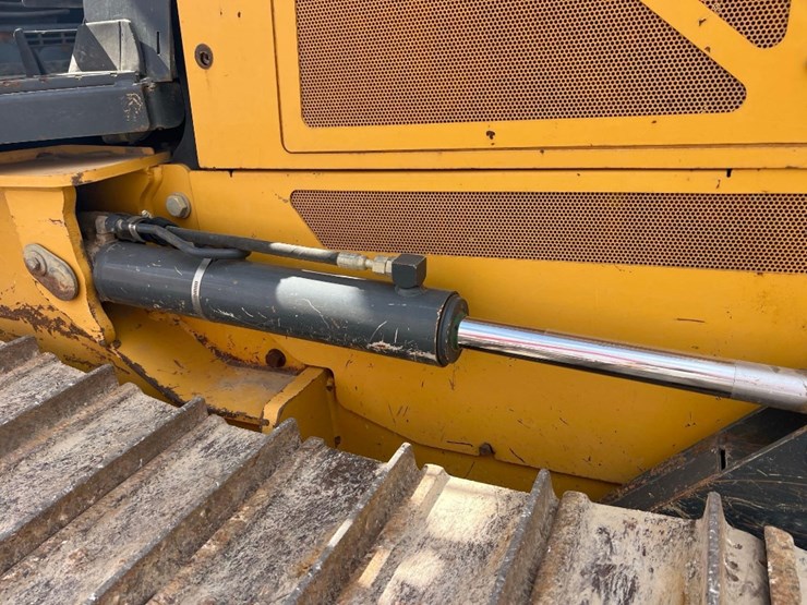 2019-deere-450k-lgp-image-13