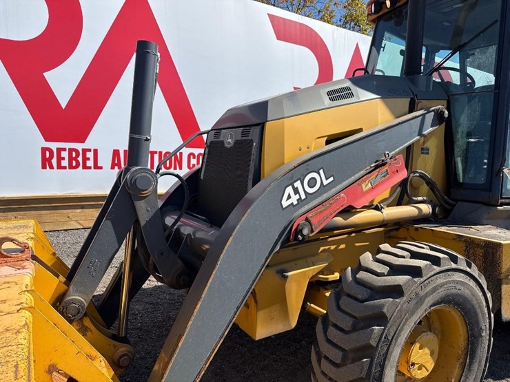 deere-410l-image-19