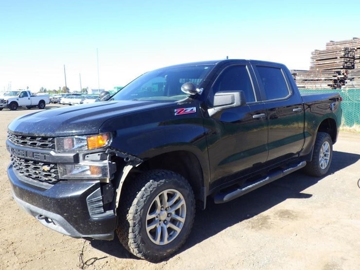 2021-chevrolet-1500-image-2