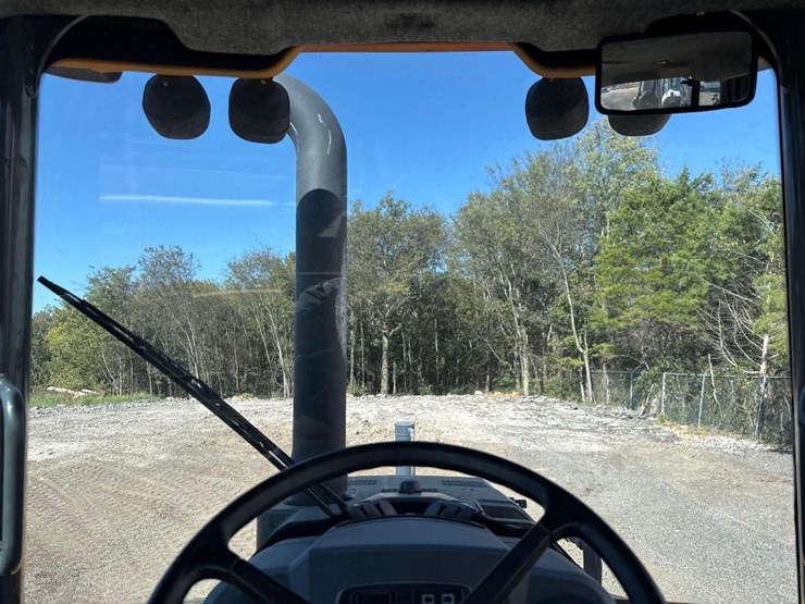 deere-410l-image-23
