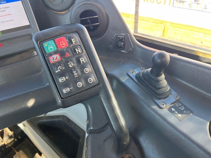 deere-260e-image-32