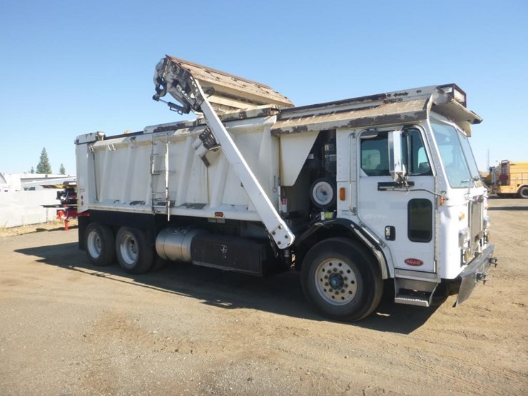2014-peterbilt-pb320-front-loading-garbage-truck-image-2