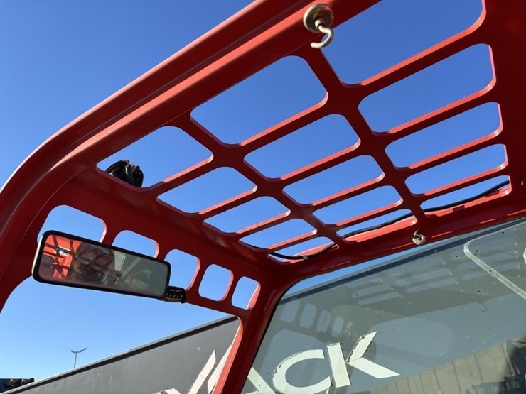 2019-skyjack-sj1056th-image-35