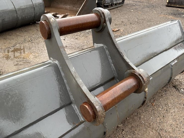 kubota-71"-excavator-clean-up-bucket-image-7