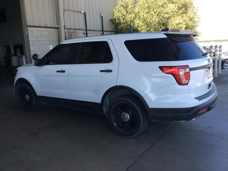 2018-ford-explorer-image-2