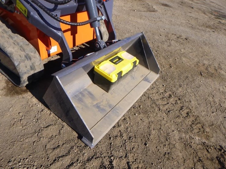 tpm-t460-skid-steer-track-loader-image-10