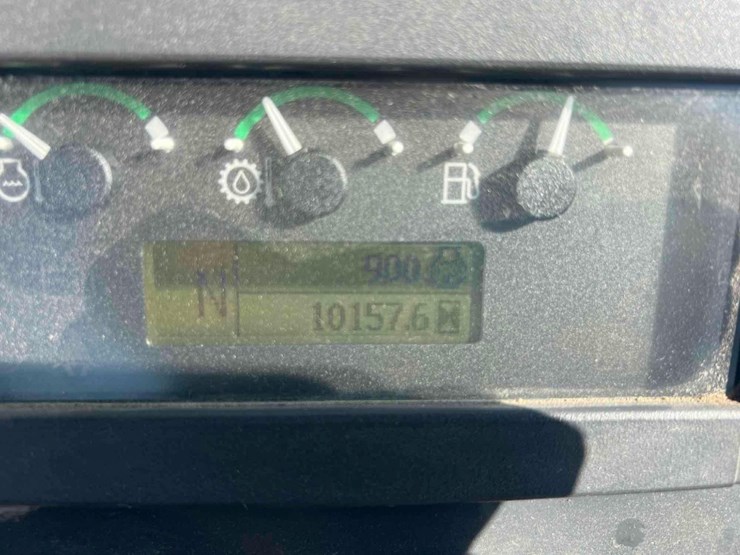 deere-410l-image-30