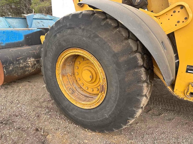 caterpillar-938k-image-10