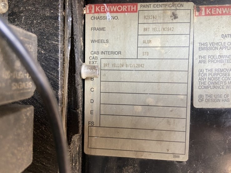 2000-kenworth-t800-image-11
