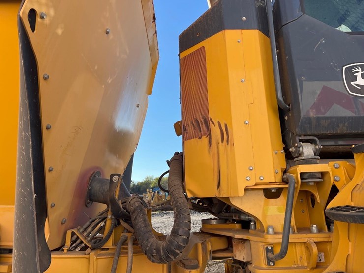 deere-260e-image-18