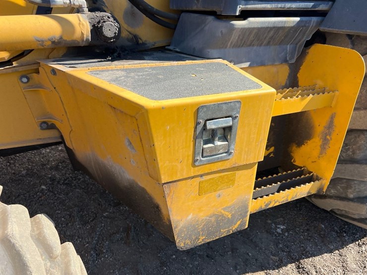 deere-410l-image-13