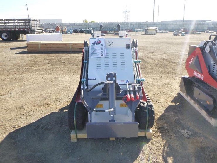 battler-st28h-6-skid-steer-track-loader-image-5