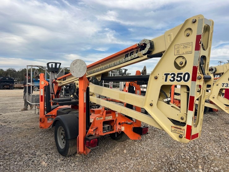 2016-jlg-t350-image-2