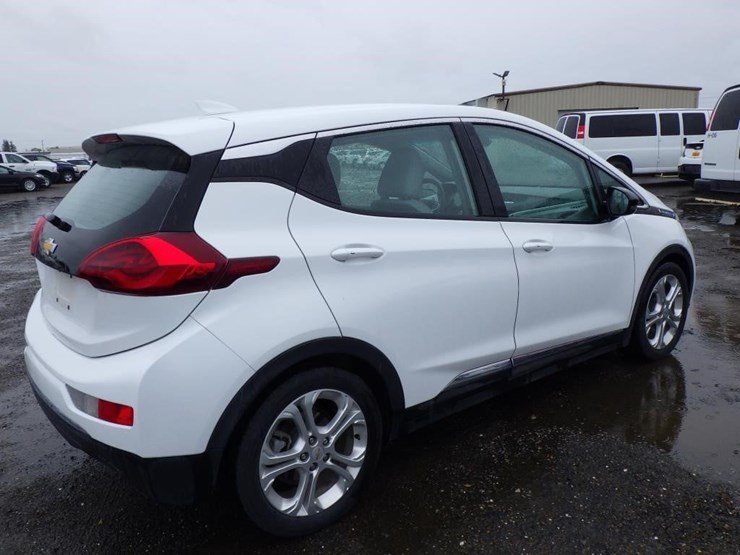 2017-chevrolet-bolt-sedan-image-3
