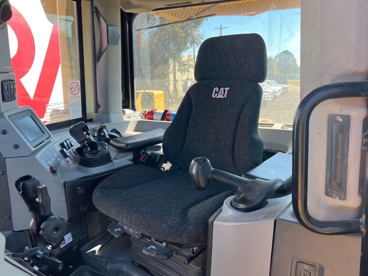 caterpillar-d8t-image-30