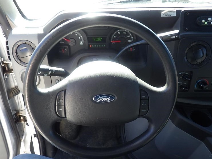 2015-ford-e350-image-10