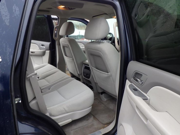 2008-chevrolet-tahoe-image-8