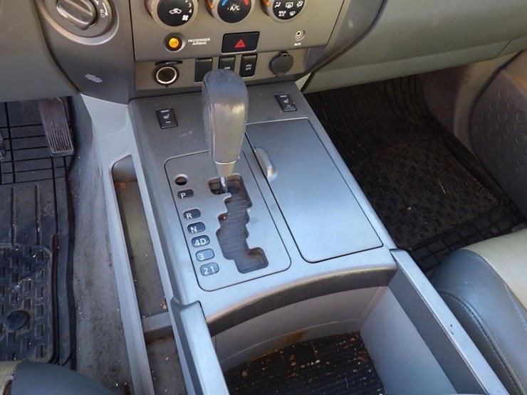 2004-nissan-titan-image-26