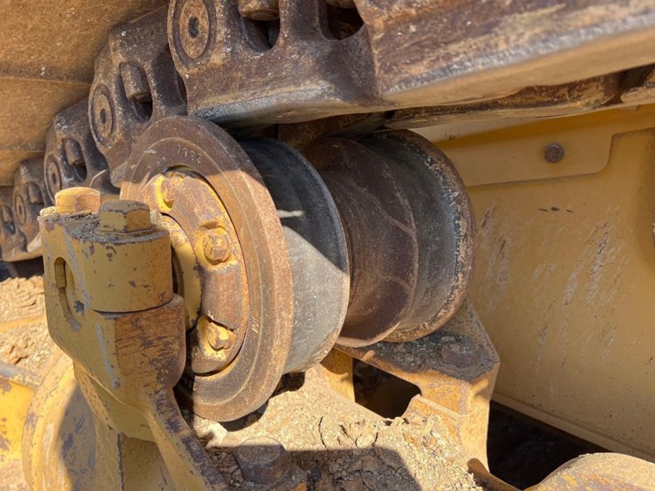 caterpillar-d8t-image-10
