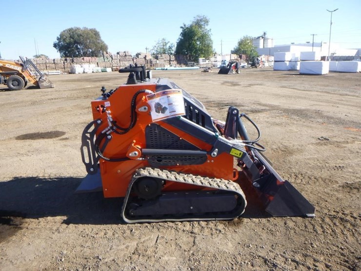 tpm-t460-skid-steer-track-loader-image-7