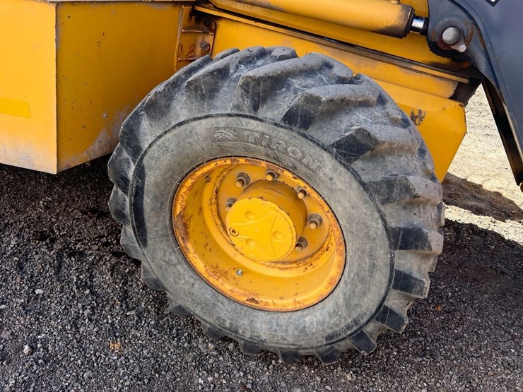 deere-410l-image-17