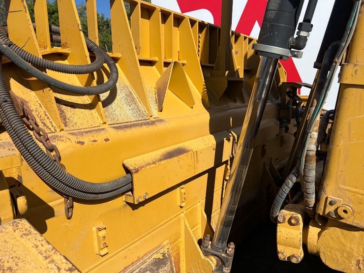 caterpillar-d8t-image-26