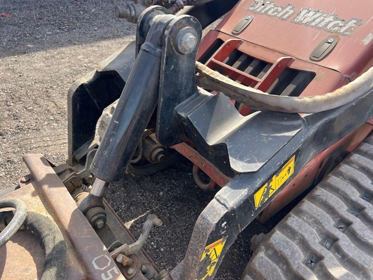 2019-ditch-witch-sk1550-image-9