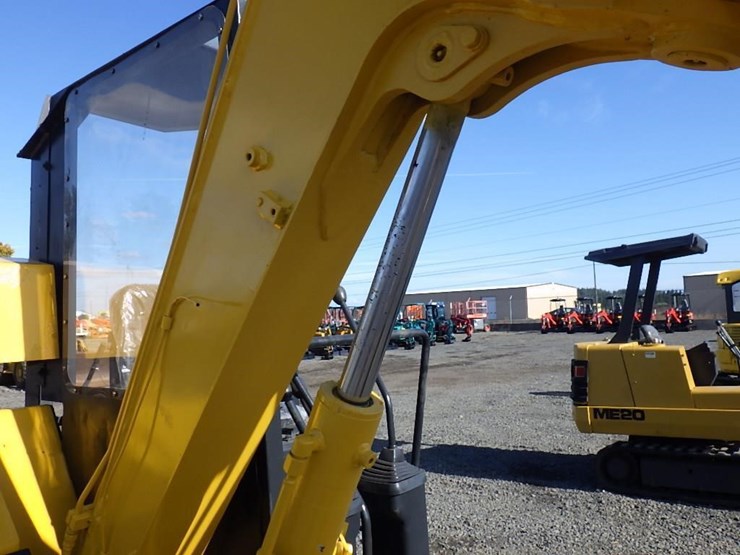 komatsu-pc28uu-image-16