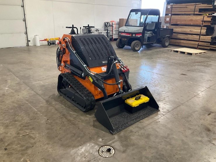 #1000-•-new-land-hero-ldh-t460-mini-track-skid-steer-loader-image-2