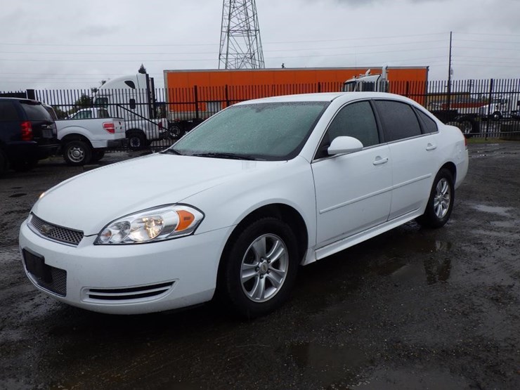 2013-chevrolet-impala-sedan-image-1
