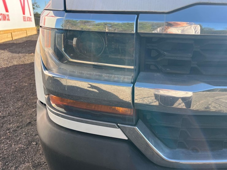 2018-chevrolet-silverado-image-14