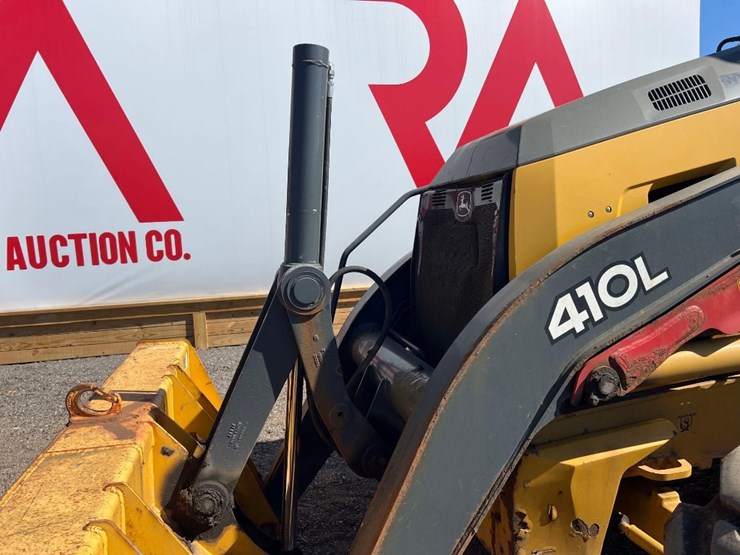 deere-410l-image-16