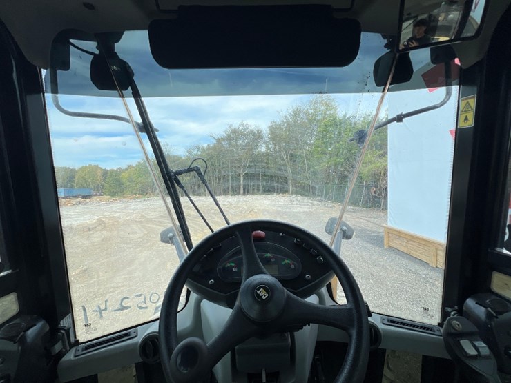 2018-caterpillar-908m-image-34