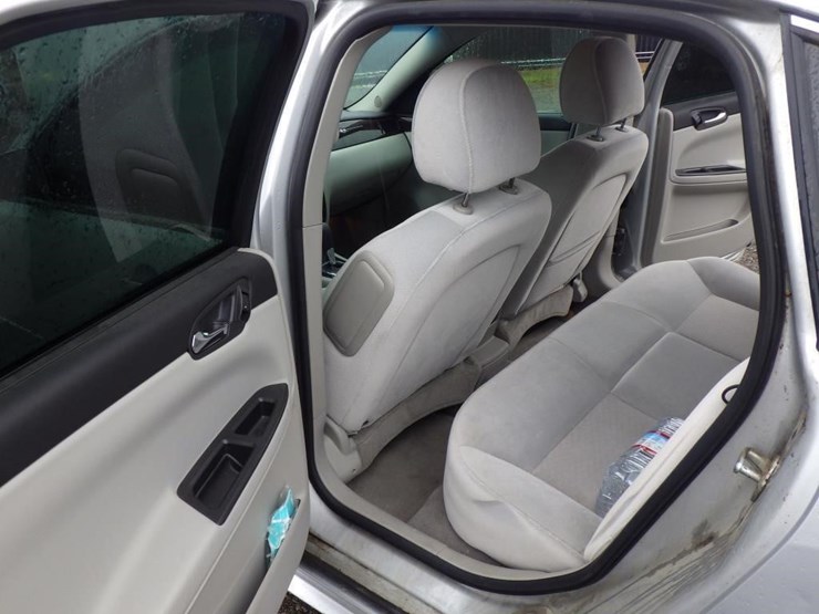 2013-chevrolet-impala-sedan-image-7