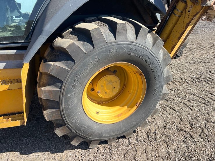deere-410l-image-10