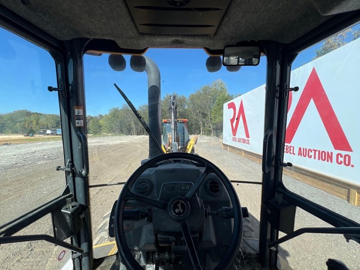 deere-410l-image-46