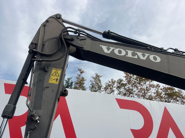 volvo-ec220el-image-12