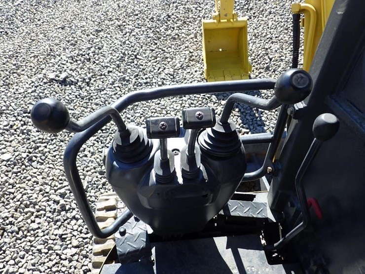 komatsu-pc12-image-19