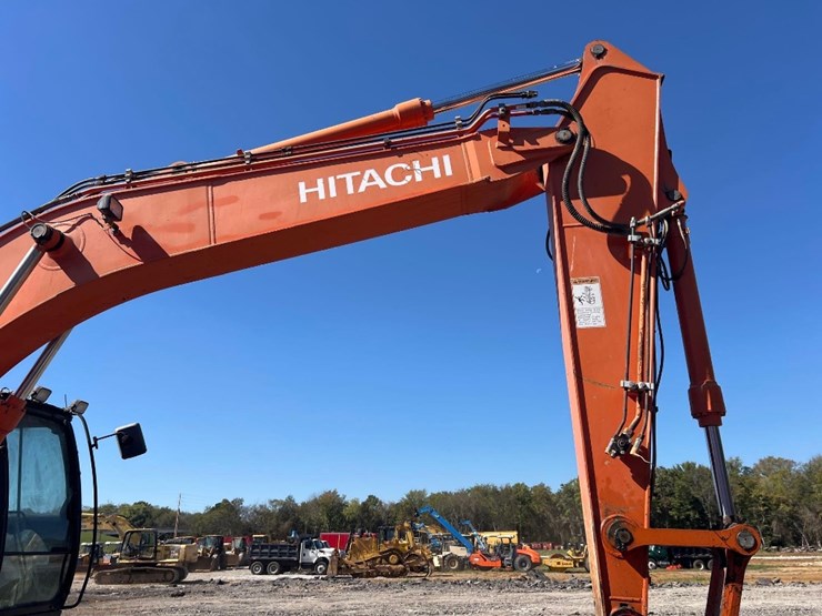 hitachi-zx210-lc-5n-image-25
