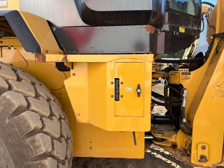 caterpillar-930m-image-26
